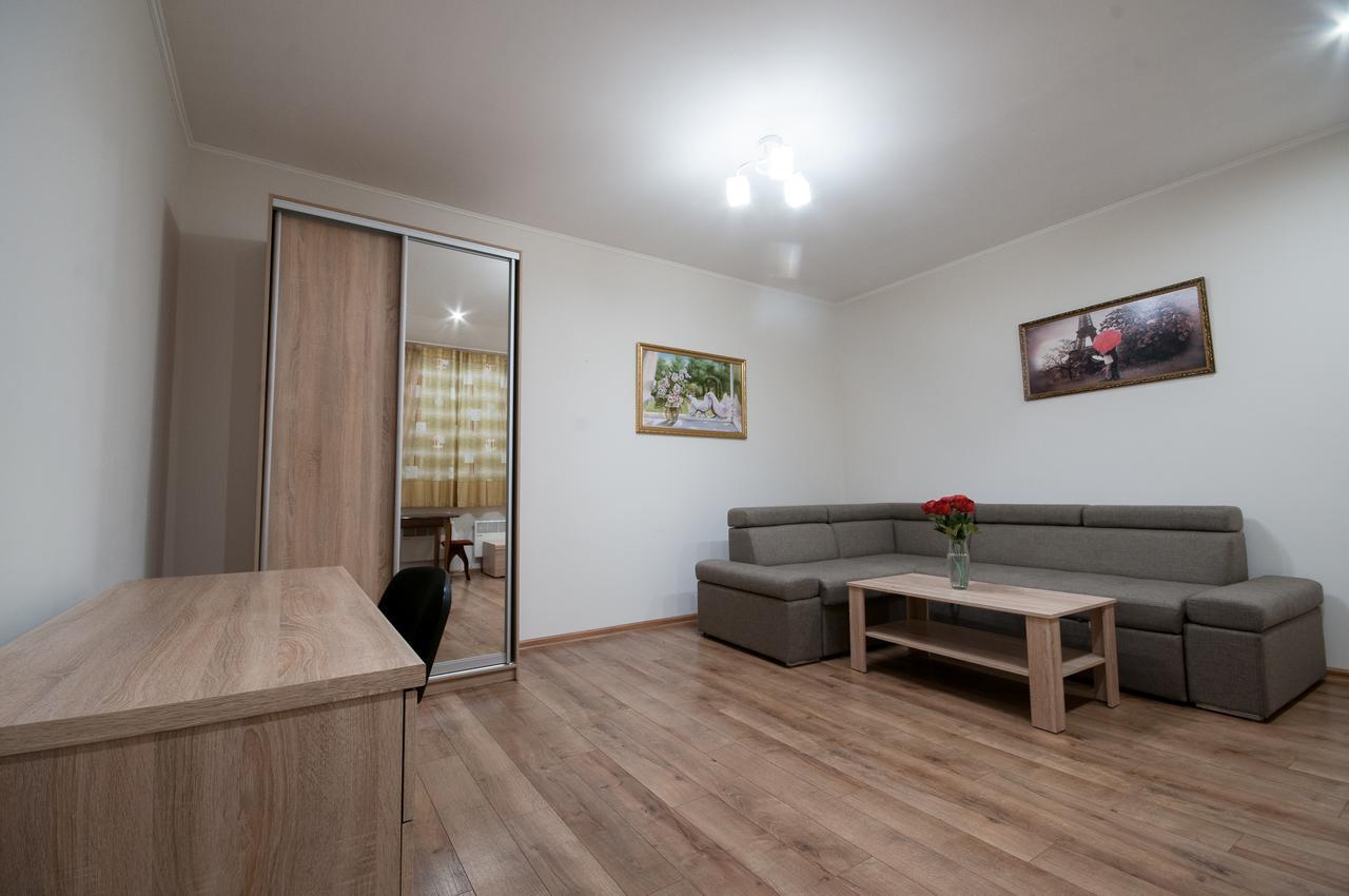 Wonderful Flat On Center *
